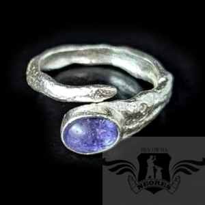 SREBRNA GAŁĄZKA Z TANZANITEM