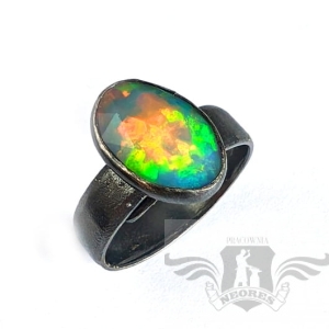 TĘCZOWY FASETOWANY OPAL