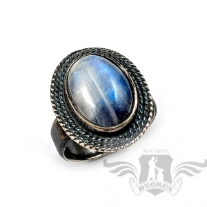 KSIĘŻYCOWY ROMANTYK