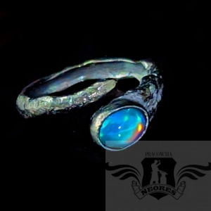 TĘCZOWY OPAL DELIKATNIE