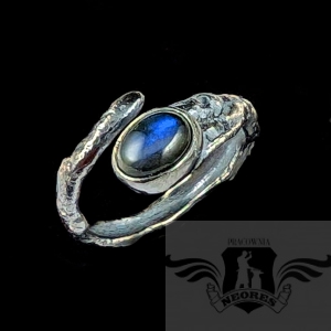 SREBRNA GAŁĄZKA Z LABRADORYTEM