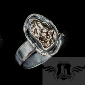 KOSMICZNA ENERGIA- PIERŚCIEŃ Z METEORYTEM