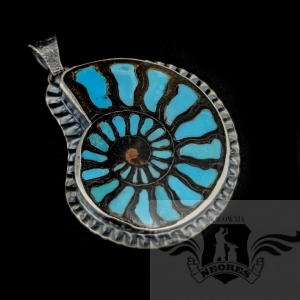 OGROMNY AMONIT INKRUSTOWANY TURKUSEM