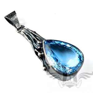 NIEBIAŃSKA KROPLA TOPAZU