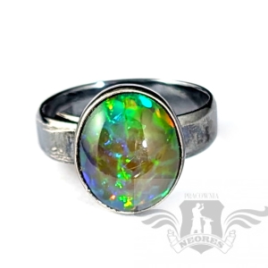 HONEY BEE OPAL