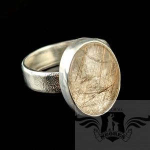 ZŁOCISTE ISKIERKI KWARCU