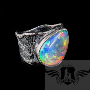 TĘCZOWA ŁZA RADOŚCI- OPAL