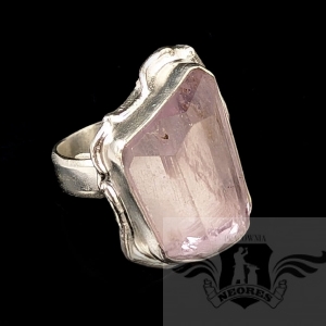 KUNZYT Z DAWNEJ BAŚNI