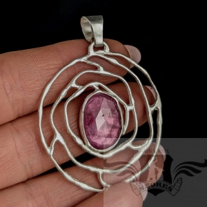 MALINOWY TURMALIN W SREBRNEJ PAJĘCZYNIE