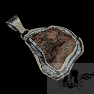 WISIOR Z SUROWYM METEORYTEM