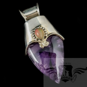 KRÓLOWA LAWENDOWYCH PÓL