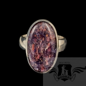 ISKRZĄCE DROBINKI SUNSTONE I IOLIT