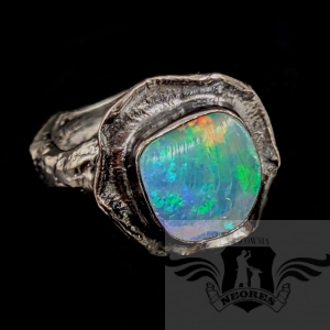 OPALOWE OKNO NA ŚWIAT