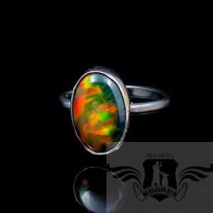 OPAL PŁONĄCY TĘCZĄ