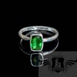 DOSTOJNA ZIELEŃ TURMALINU