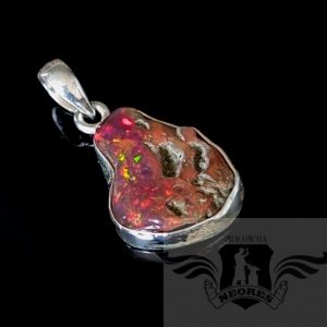 PŁONĄCY OPAL